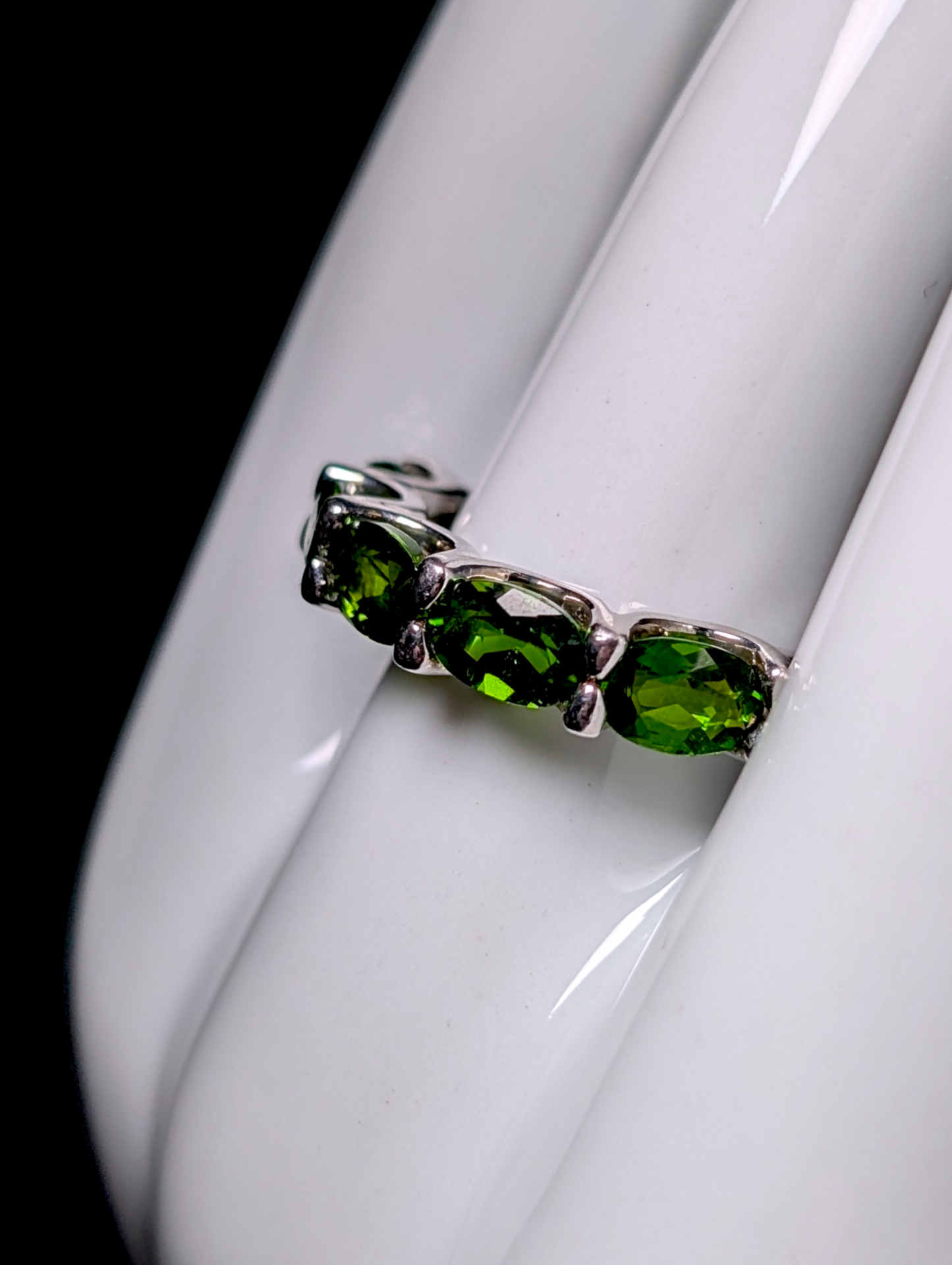 Vintage Half Eternity Band Oval Cut Earth Mined Genuine Emerald Green Chrome Diopside Sterling Silver Ring
