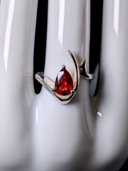 Vintage Designer Pear Cut Genuine Pyrope Garnet Solitaire Sterling Silver Ring
