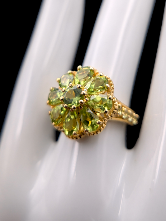 Vintage Flower Genuine Peridot 18k Gold Vermeil Ring