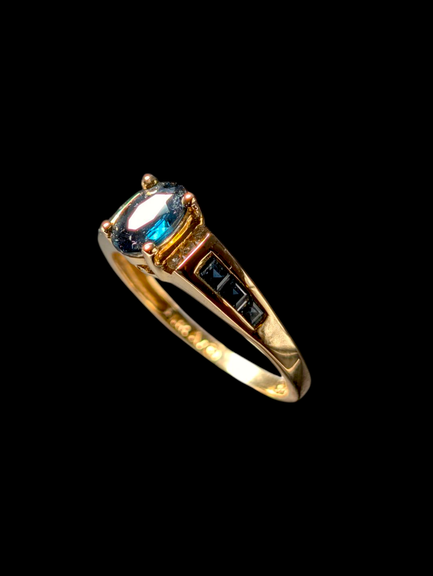 Vintage Designer Alwand Vahan 14k Solid Yellow Gold Genuine Earth Mined London Blue Topaz and Diamond Ring