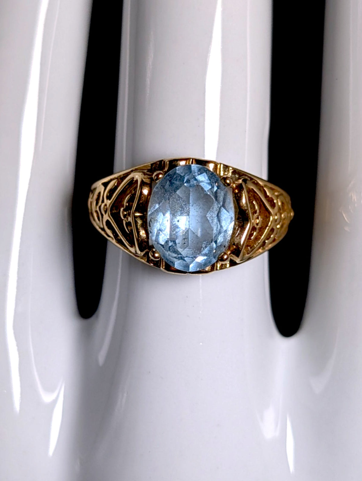 Vintage Oval Simulated Blue Topaz Solitaire Gold Toned Filigree Statement Ring