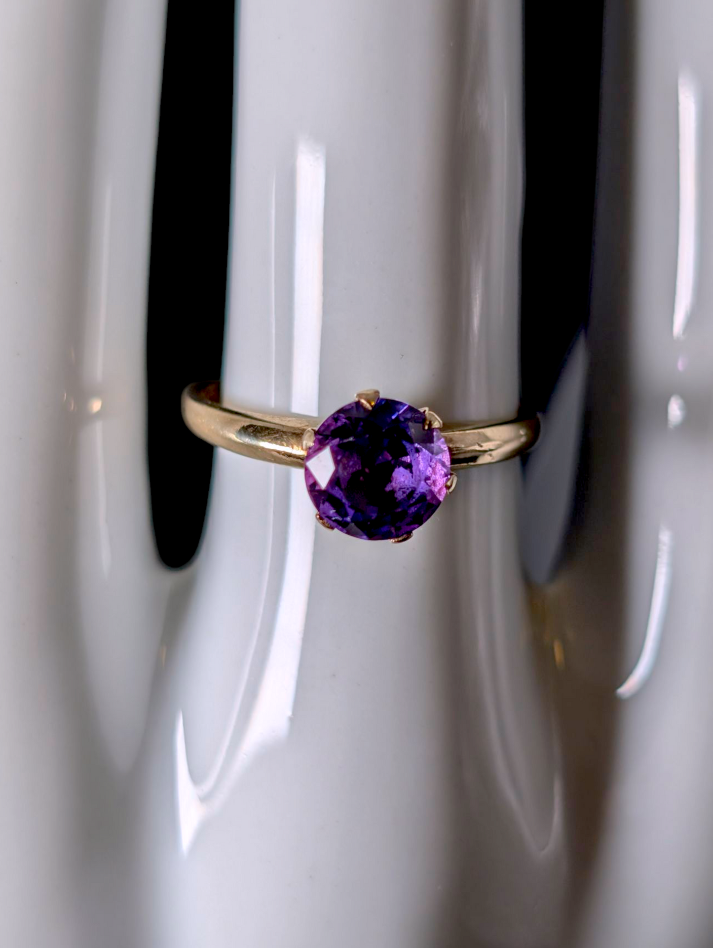 Vintage Round Cut Genuine Purple Sapphire Solitaire 10k Solid Yellow Gold Ring