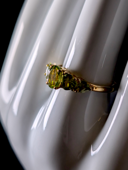 Vintage Graduating Round Cut Genuine Peridot 14k Yellow Gold Vermeil Ring