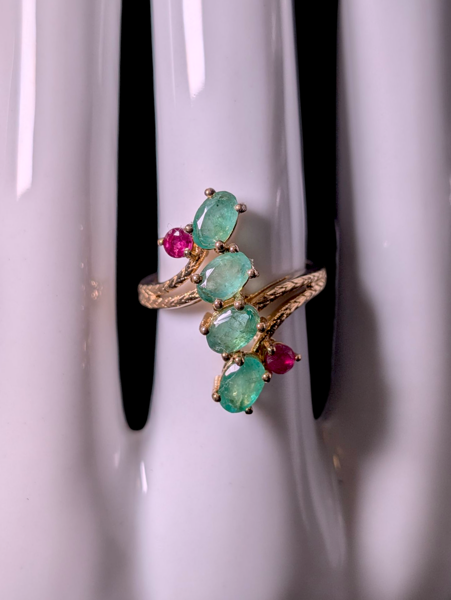 Vintage Oval Cut Earth Mined Genuine Emerald and Ruby 14k Yellow Gold Vermeil Ring