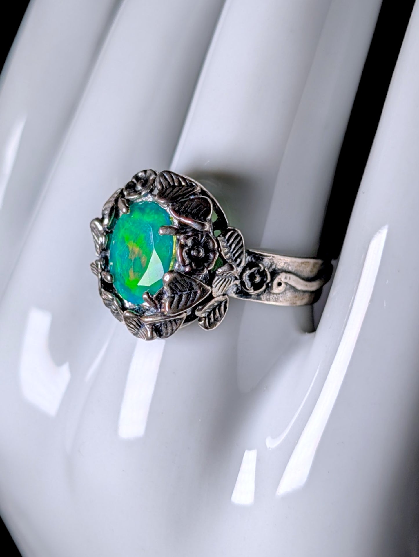 Vintage Art Nouveau Inspired Paz Israel Genuine Opal and Flower Wreath Sterling Silver Ring