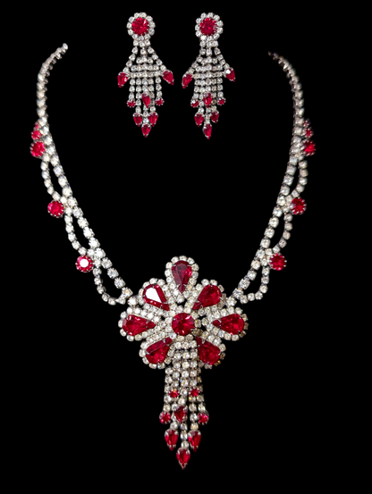 1950s - 1960s Elegant Clear and Red Rhinestone Chandelier Necklace and Earrings Parure Statement Set