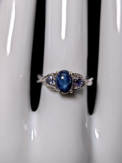 Vintage Cabochon Cut Genuine Star Sapphire Solitaire with Trillion Tanzanite Accent Stones Sterling Silver Ring