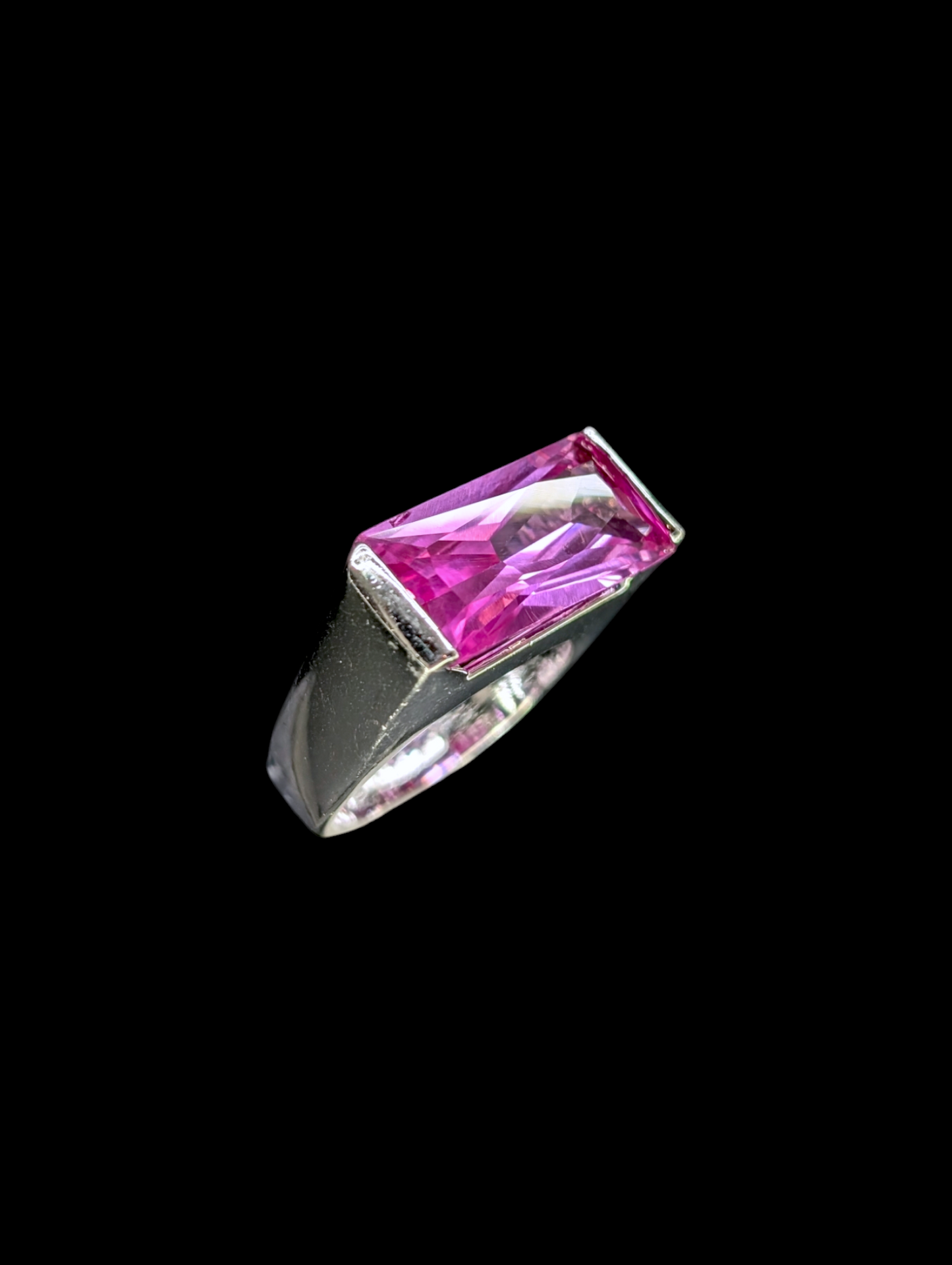 1980s 16 Carat East West Baguette Cut Genuine Pink Sapphire Solitaire Silver Ring