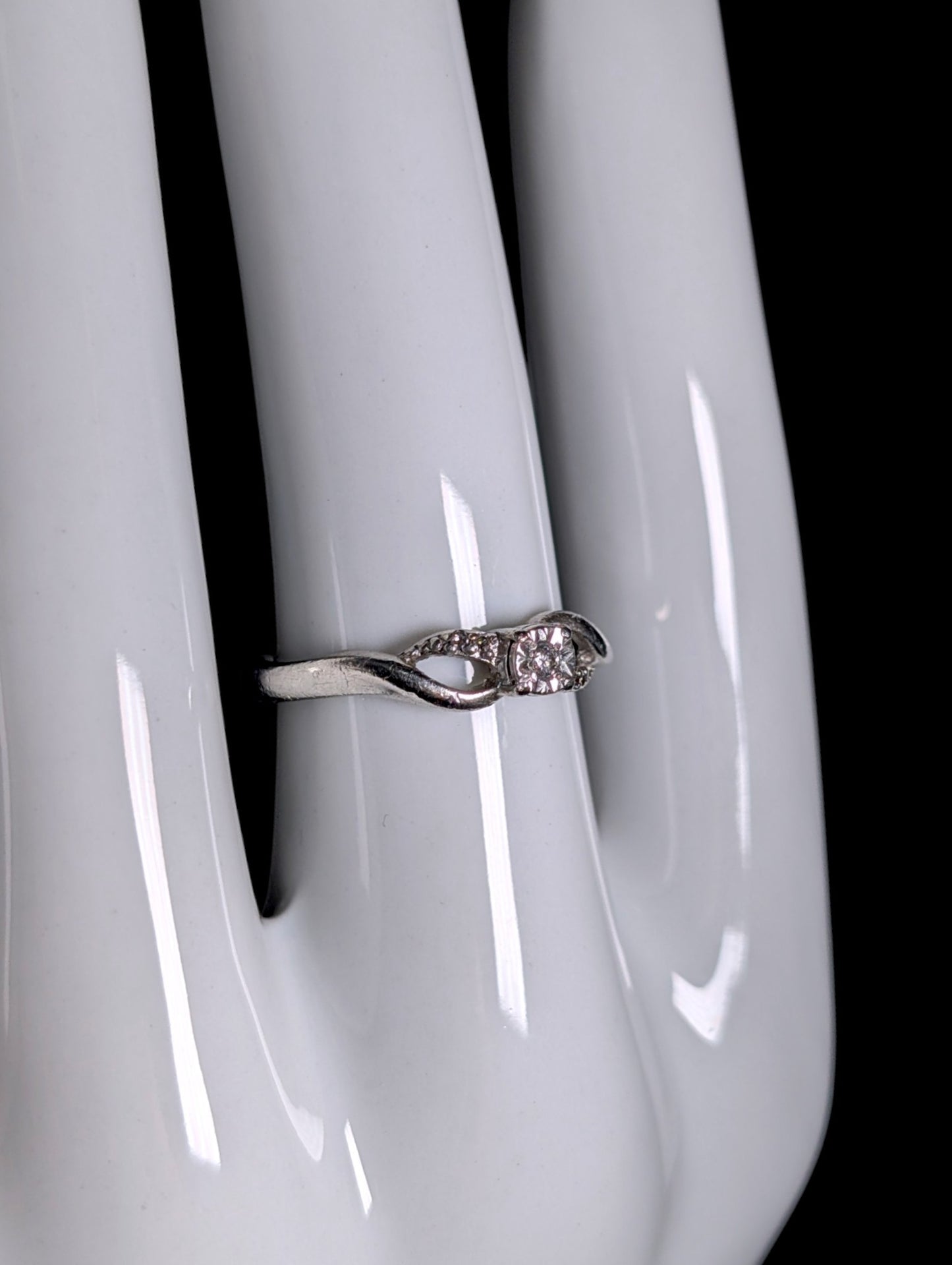Vintage Round Cut Genuine Diamond Solitaire Stackable Engagement Ring