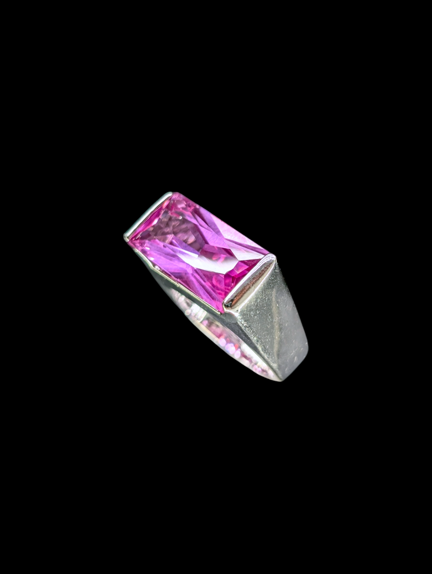 1980s 16 Carat East West Baguette Cut Genuine Pink Sapphire Solitaire Silver Ring