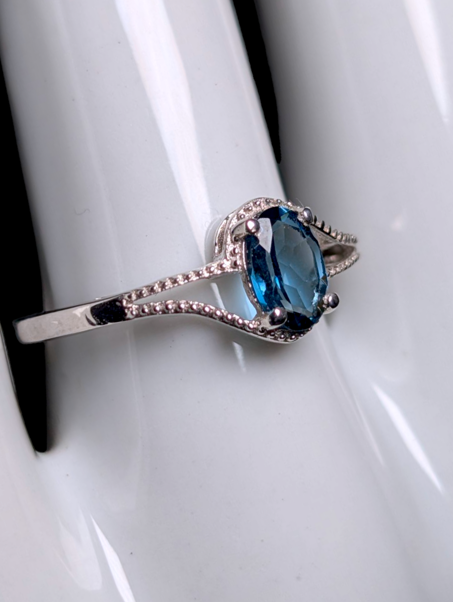 Vintage Crossover Oval Cut Solitaire Genuine London Blue Topaz Sterling Silver Ring