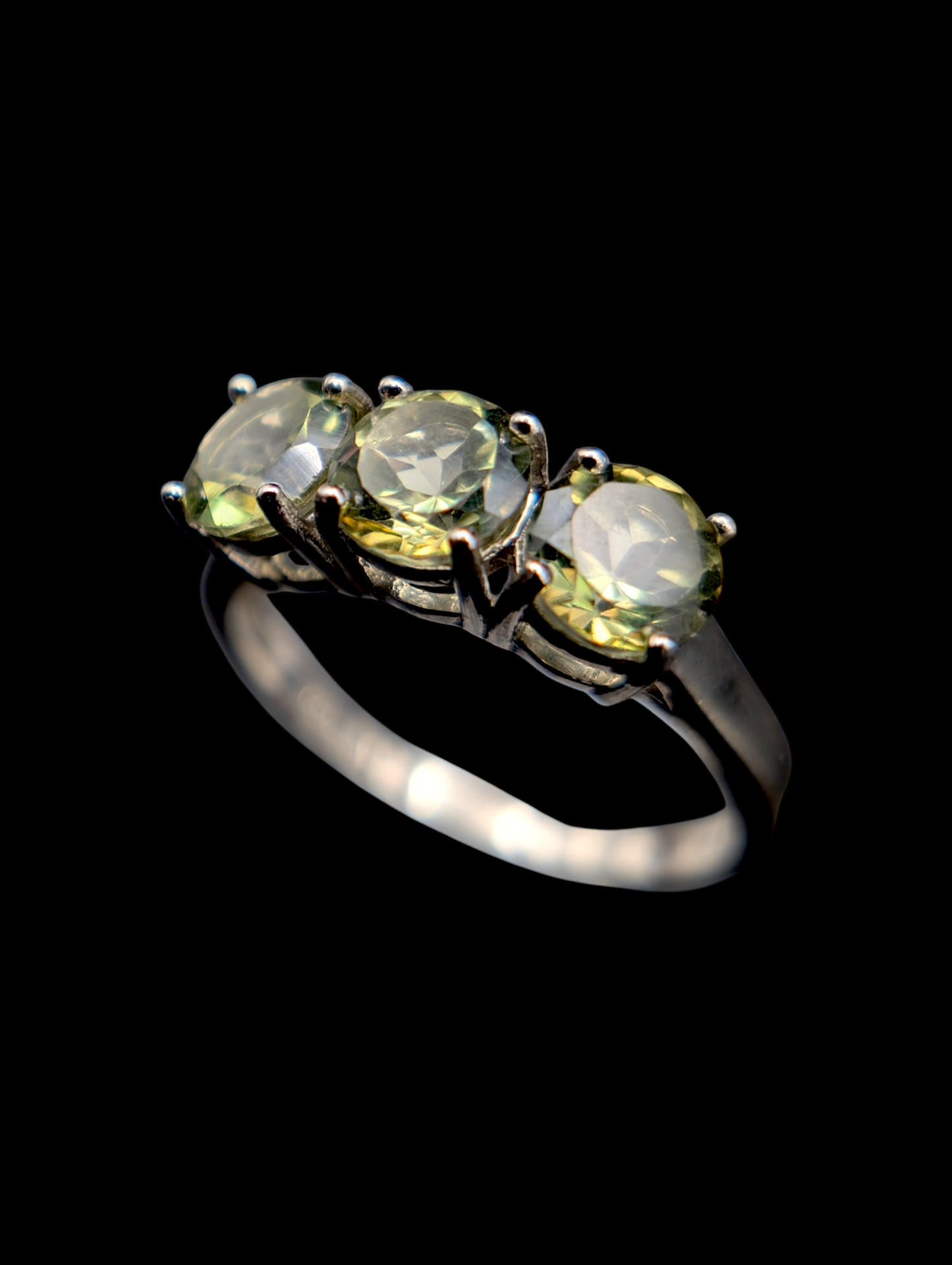 Vintage 2.5 Carats Bicolor Green Yellow Genuine Sapphire Three Stone Sterling Silver Ring