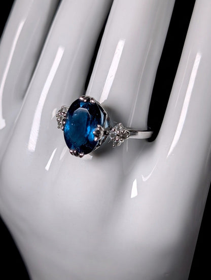 Vintage Oval Cut 8+ Carat Genuine London Blue and White Topaz Solitaire Sterling Silver Ring
