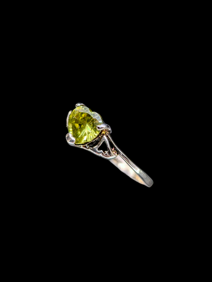 Vintage Heart Cut Genuine Peridot Sterling Silver Filigree Ring