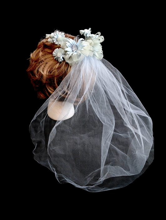 1950s - 1960s "Bubbles" Powder Blue Daisy Floral Comb Clip Headpiece with Veil