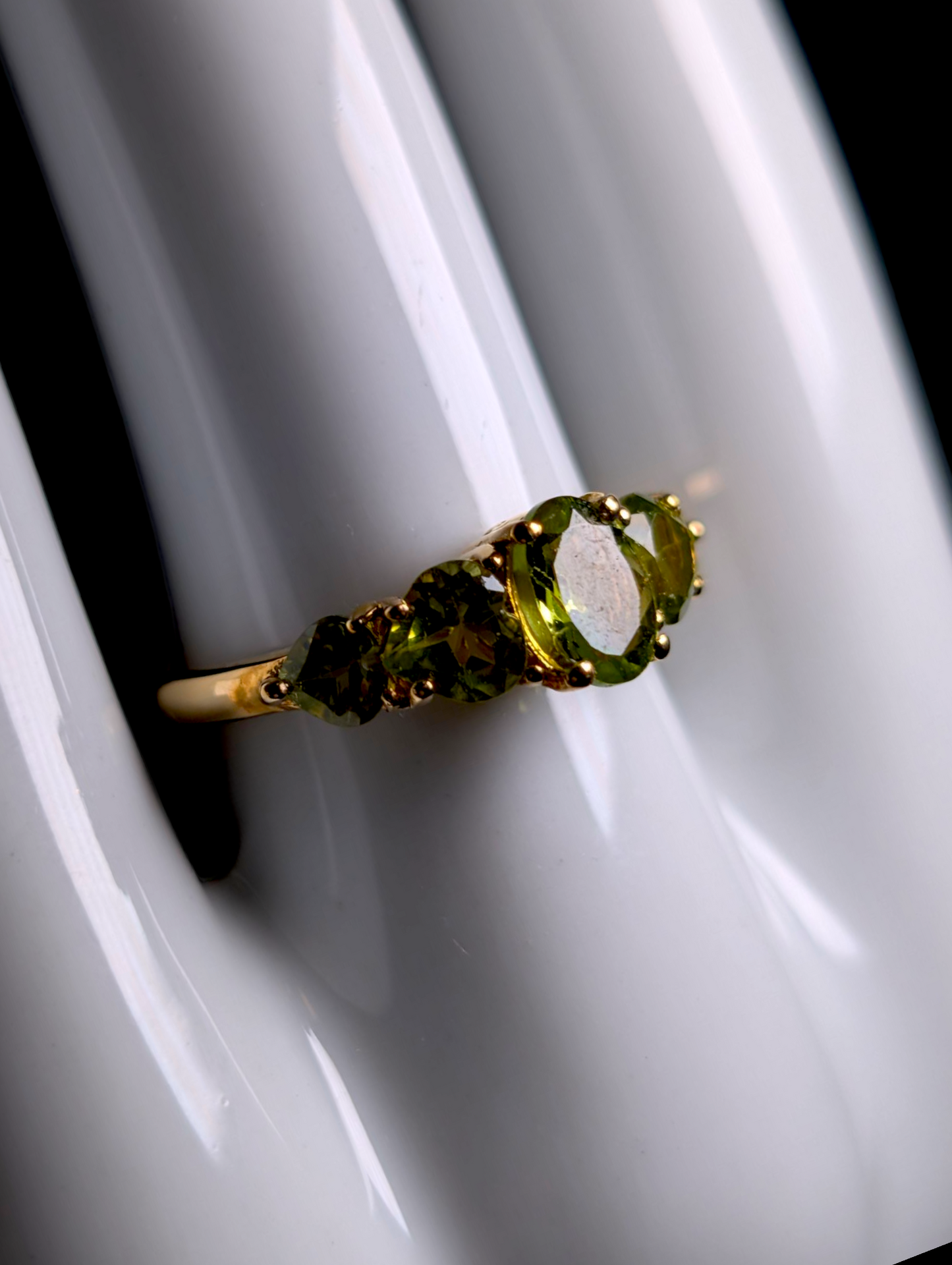 Vintage Graduating Round Cut Genuine Peridot 14k Yellow Gold Vermeil Ring