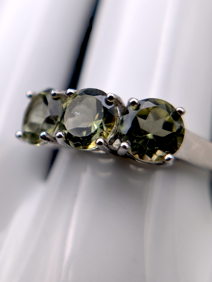 Vintage 2.5 Carats Bicolor Green Yellow Genuine Sapphire Three Stone Sterling Silver Ring