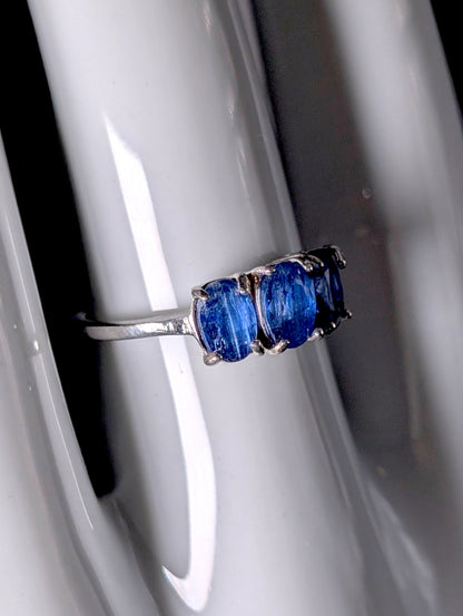 Vintage 3 Stone Genuine Kyanite Sterling Silver Band Ring