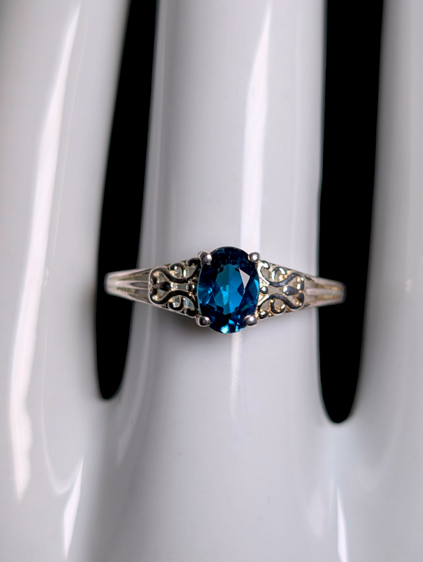 Vintage Dainty Oval Solitaire Genuine London Blue Topaz Sterling Silver Filigree Ring
