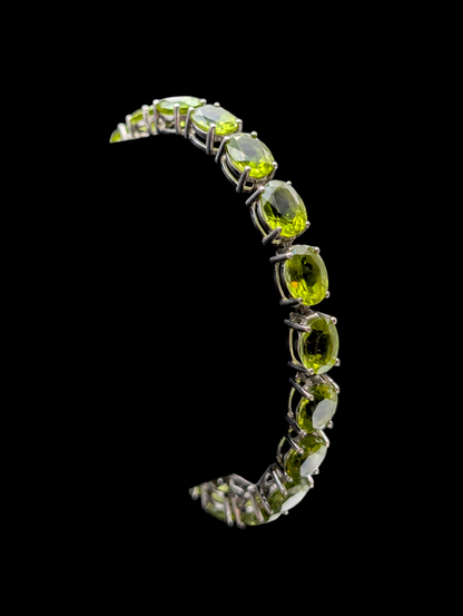 Vintage 28 Carat Oval Cut Genuine Peridot Sterling Silver Tennis Bracelet