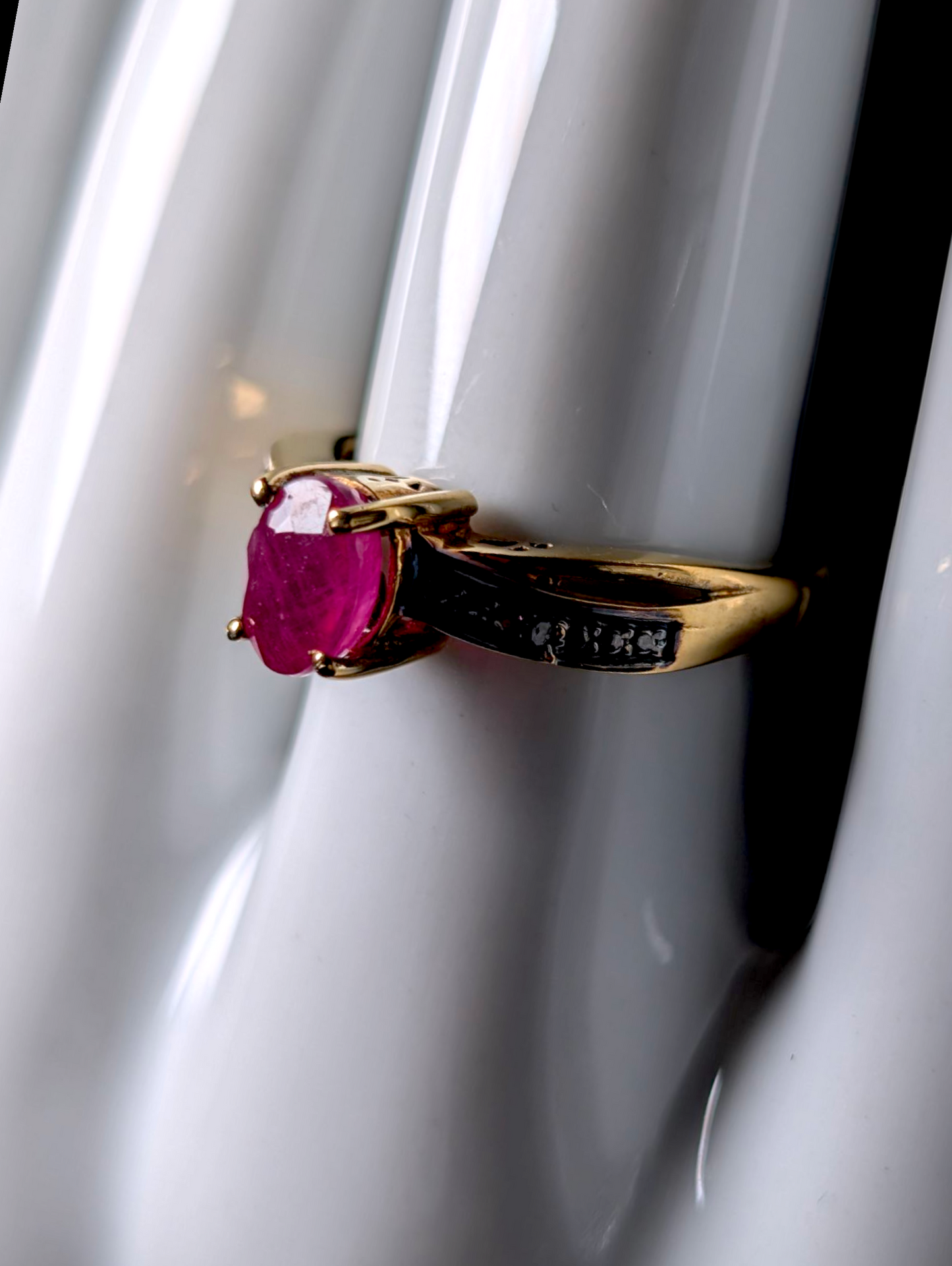 Vintage Oval Cut Earth Mined Genuine Ruby Solitaire with Black Diamond Accent Stones 18k Yellow Gold Vermeil Ring