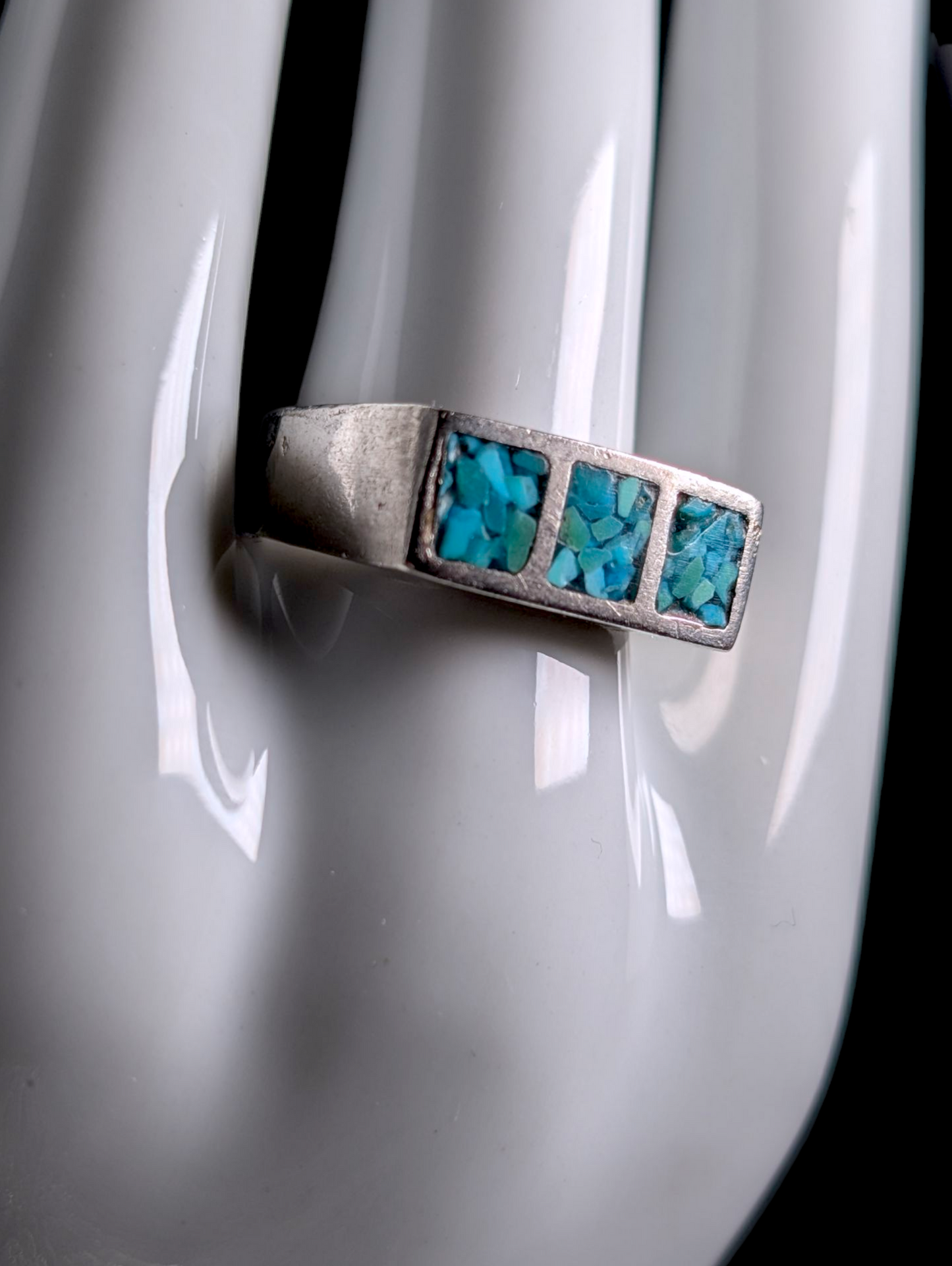 Vintage Native Southwest Handmade Inlay Genuine Turquoise Hammered Sterling Silver Band Ring