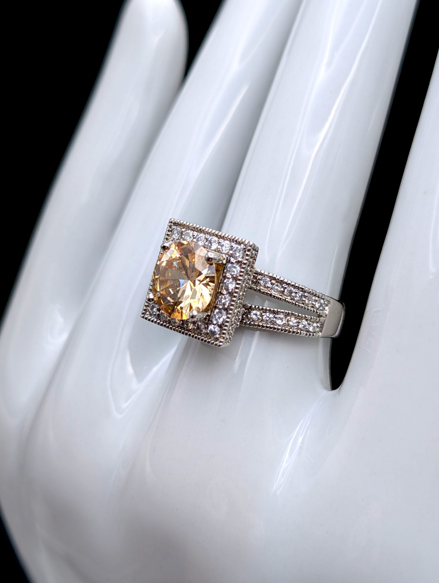 Vintage Dazzling Brilliant Round Cut Solitaire Simulated Golden Citrine Sterling Silver Ring
