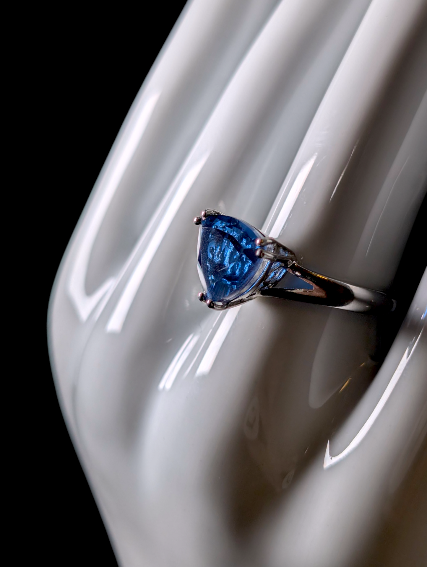 Vintage 3+ Carat Trillion Cut Genuine Blue Iolite Solitaire Sterling Silver Split Shank Ring