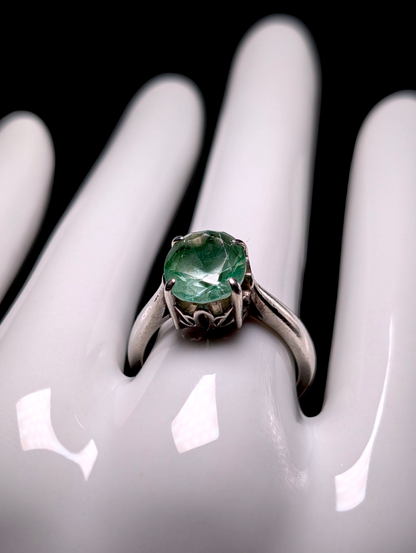 Vintage Oval Cut Genuine Green Kyanite Solitaire Sterling Silver Ring