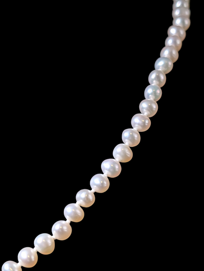 Vintage 14k Yellow Gold Hand Knotted Genuine Freshwater Pearl Beaded Single Strand Necklace