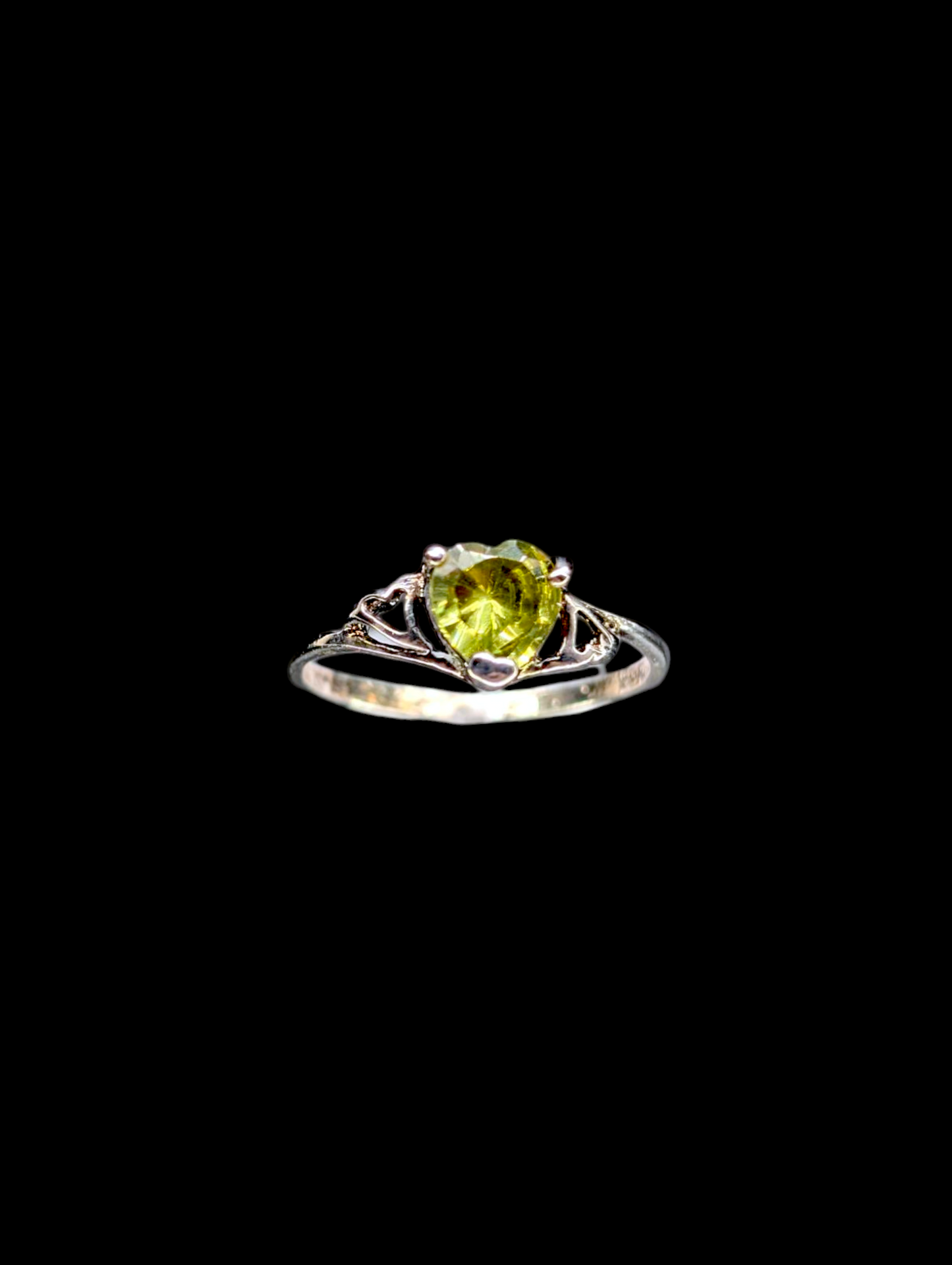 Vintage Heart Cut Genuine Peridot Sterling Silver Filigree Ring