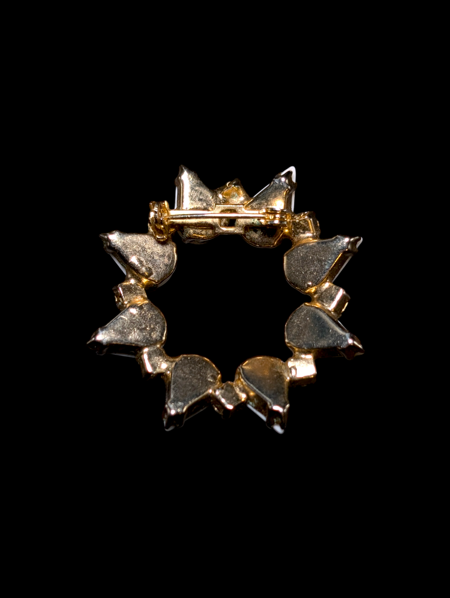 Vintage 1950s Starburst Wreath Milk Glass Toned and Rhinestone Gold Toned Brooch Pin