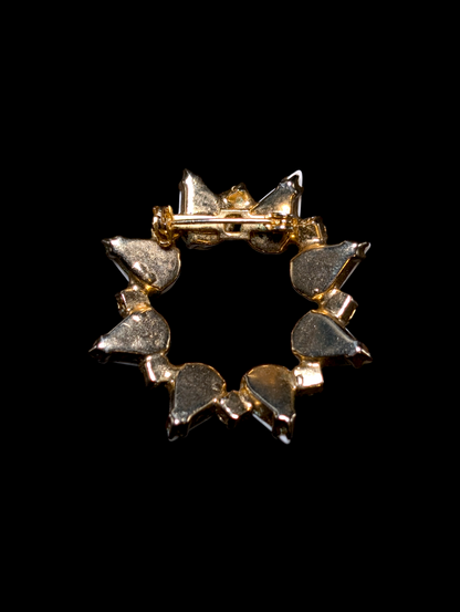Vintage 1950s Starburst Wreath Milk Glass Toned and Rhinestone Gold Toned Brooch Pin