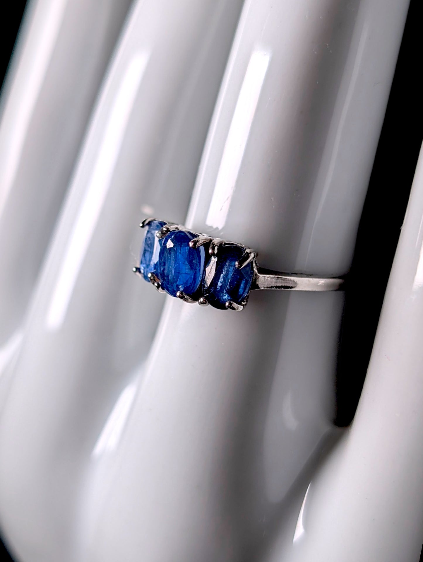 Vintage 3 Stone Genuine Kyanite Sterling Silver Band Ring