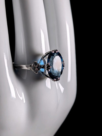 Vintage Oval Cut 8+ Carat Genuine London Blue and White Topaz Solitaire Sterling Silver Ring