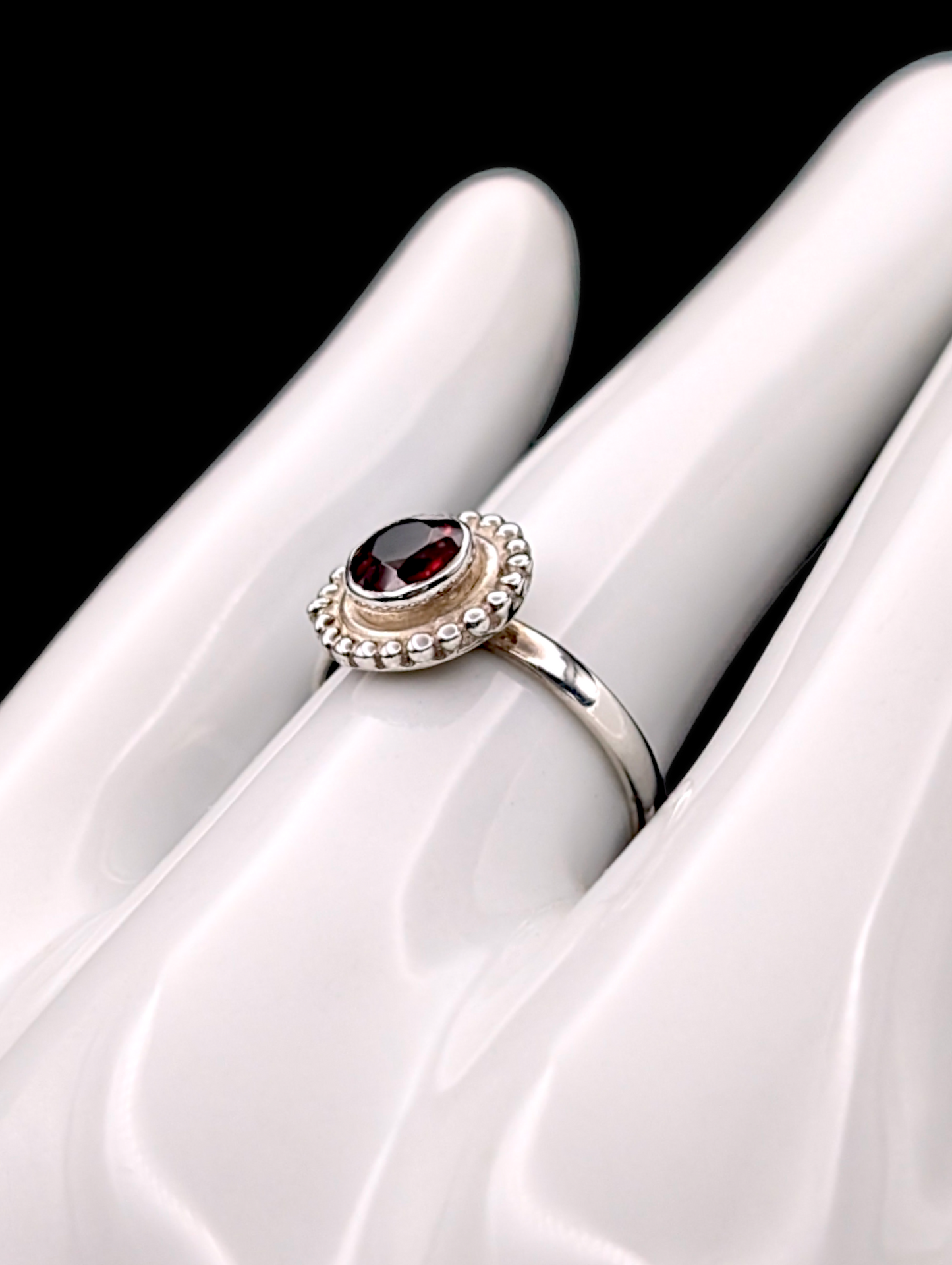 Vintage Dainty Solitaire Garnet 925 Sterling Silver Ring