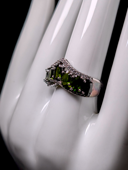 Vintage Oval Cut Genuine Chrome Diopside and White Zircon Sterling Silver Chevron Stackable Ring