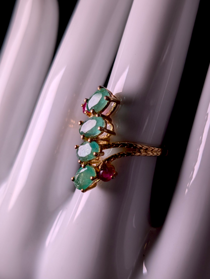 Vintage Oval Cut Earth Mined Genuine Emerald and Ruby 14k Yellow Gold Vermeil Ring