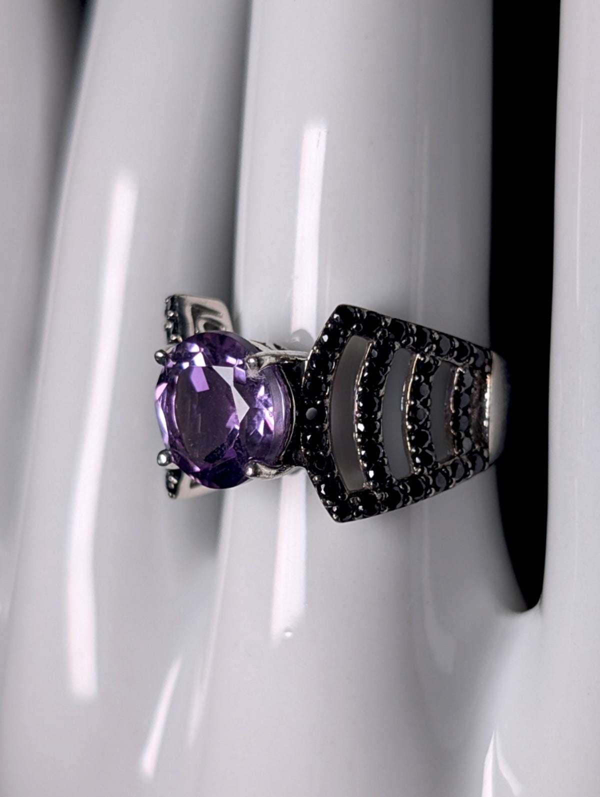 Vintage Round Cut Genuine Amethyst Solitaire with Black Onyx Sterling Silver Ring
