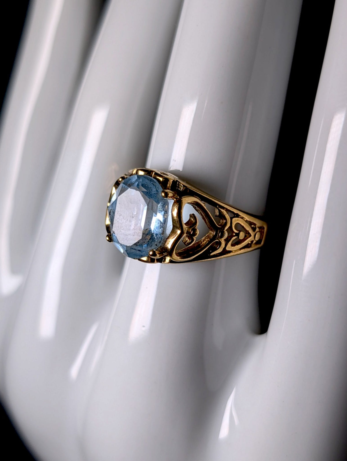 Vintage Oval Simulated Blue Topaz Solitaire Gold Toned Filigree Statement Ring