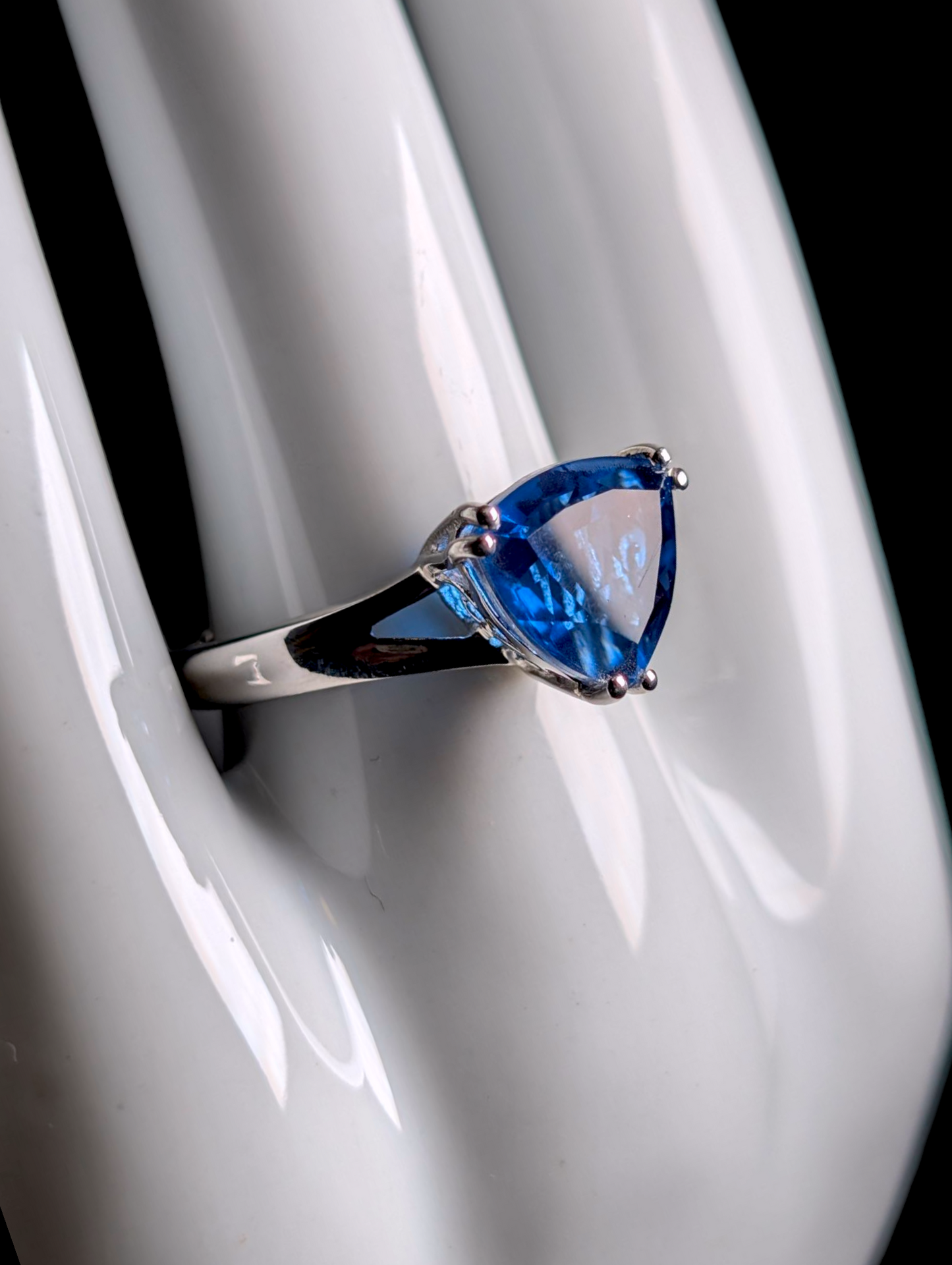Vintage 3+ Carat Trillion Cut Genuine Blue Iolite Solitaire Sterling Silver Split Shank Ring
