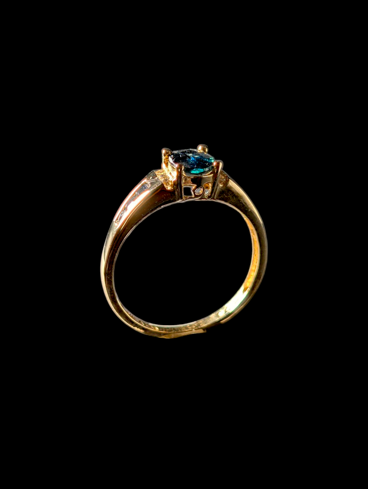 Vintage Designer Alwand Vahan 14k Solid Yellow Gold Genuine Earth Mined London Blue Topaz and Diamond Ring