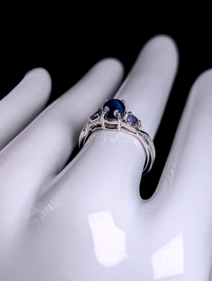 Vintage Cabochon Cut Genuine Star Sapphire Solitaire with Trillion Tanzanite Accent Stones Sterling Silver Ring