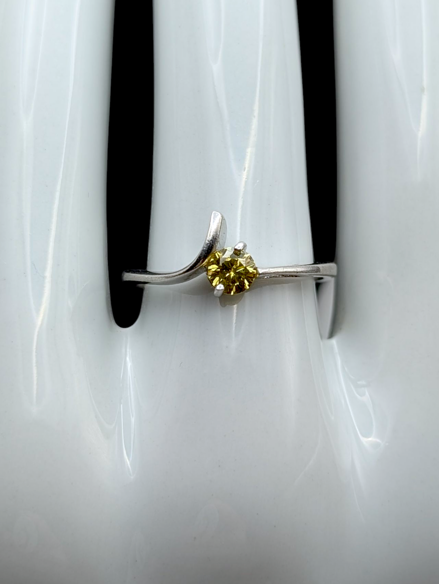 Vintage Round Cut Solitaire Genuine Yellow Tourmaline Sterling Silver Ring