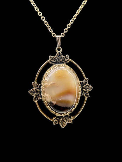 Vintage Large Creamcicle Genuine Agate Gold Toned Necklace