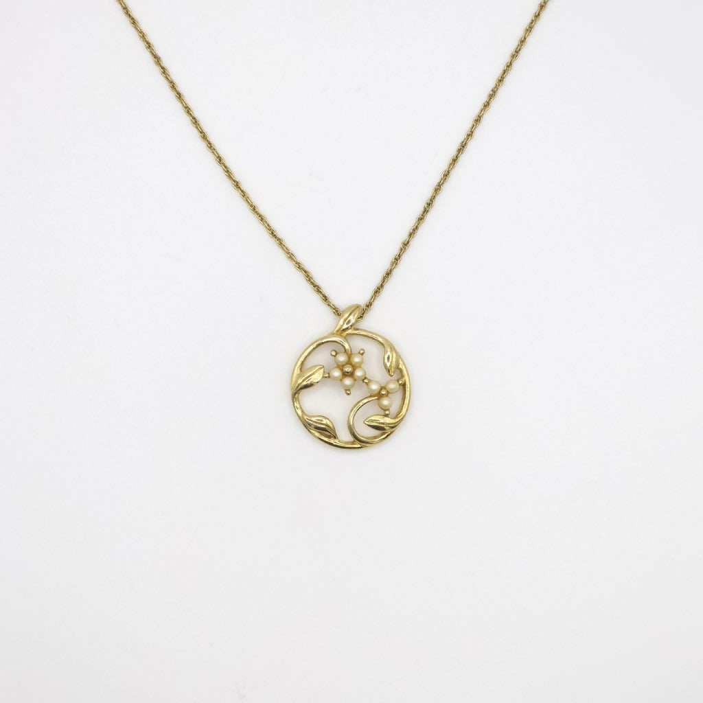 Vintage Gold Floral Circular Pendant Necklace