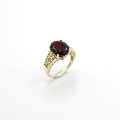 Vintage Garnet and 10K Gold Filigree Ring
