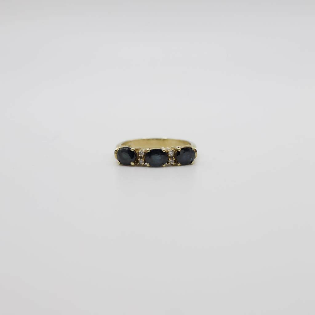 Vintage Genuine Diamond and Sapphire Ring In 14K Yellow Gold