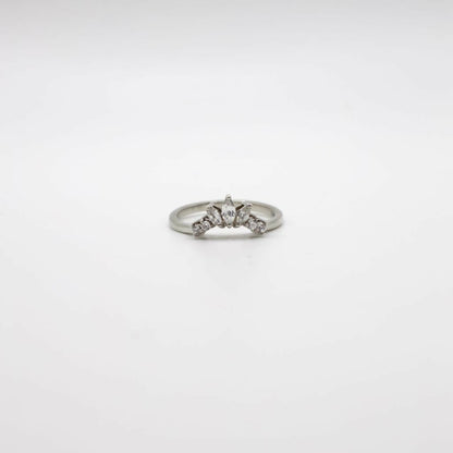 Vintage Genuine White Topaz and Sterling Silver Contour Band Ring