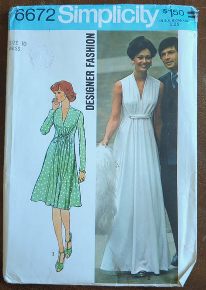 1974 Simplicity 6672 Designer Fashion Sewing Pattern in Size 10 Miss